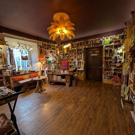 Budget Stay, In Lovely Private Setting With Rustic Charm, Log Burner, Fire Pit, Campers Kitchen & Eco Loo No Bedding Supplied Narberth Buitenkant foto